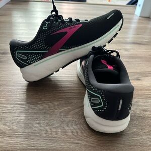 Brooks shoes